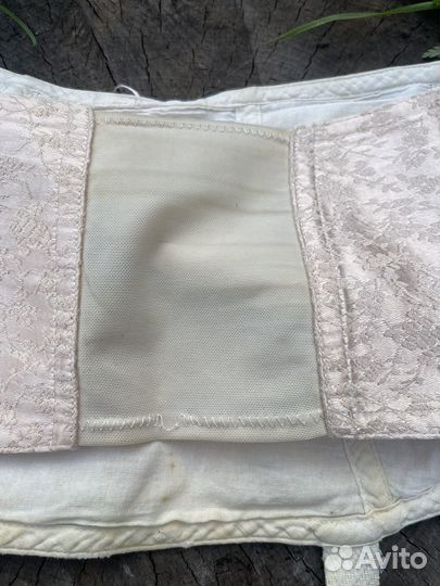 Винтажный атласный пояс для чулок