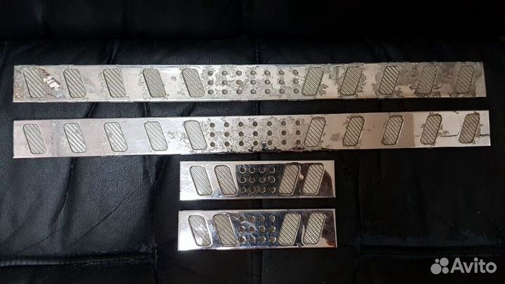 Накладки на внутренние пороги на Hummer H2