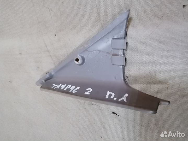 Накладка уголок салонный Ford Taurus 2 1992-1996