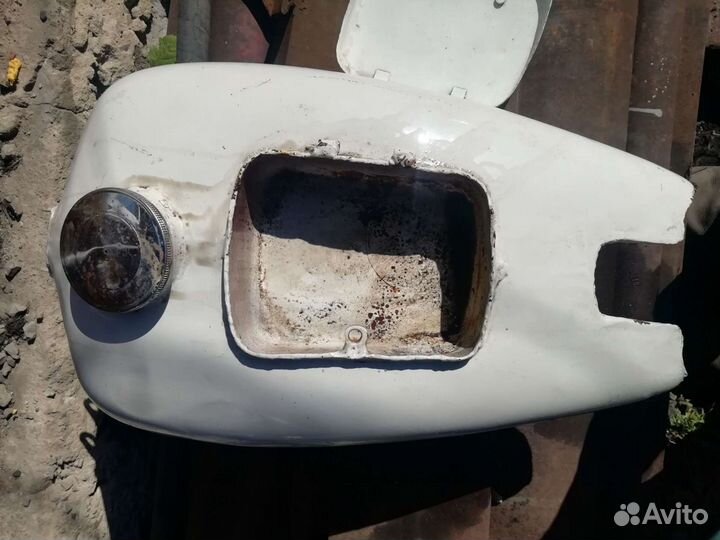 Бензиновый бак