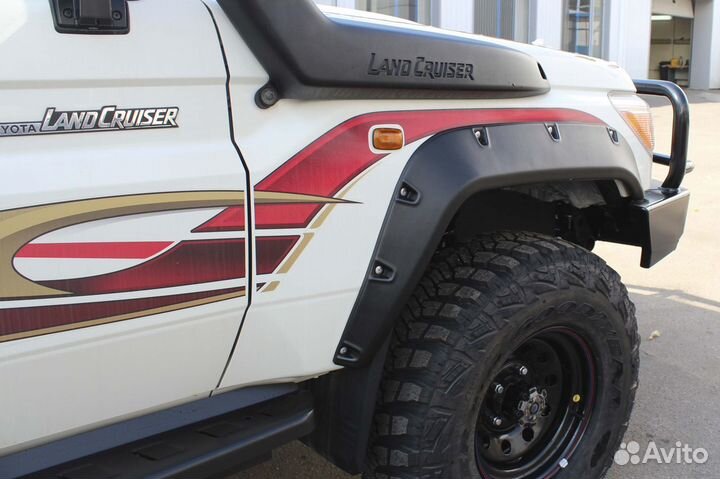 Расширители арок Toyota Land Cruiser 76 (07+) RA