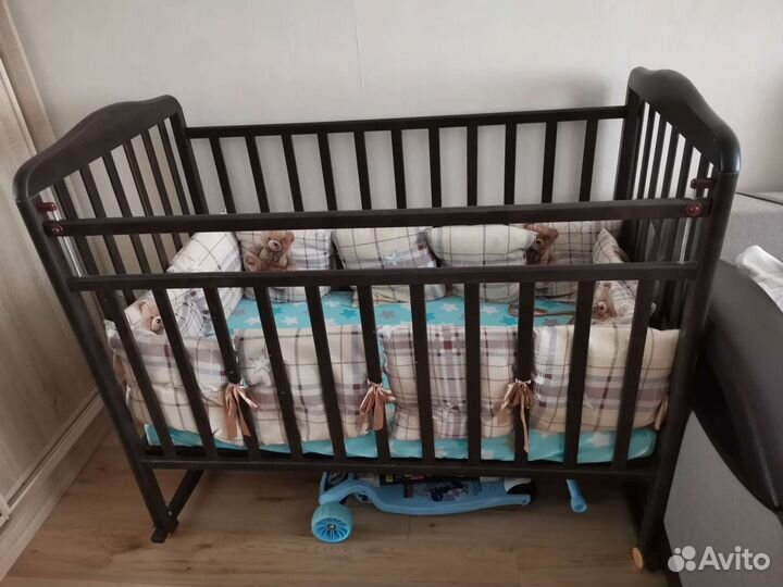 Детская кроватка