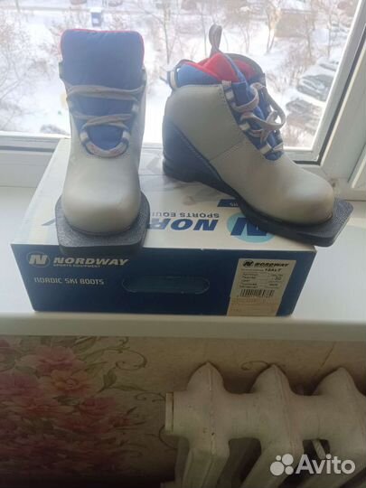 Лыжные ботинки детские 30 р