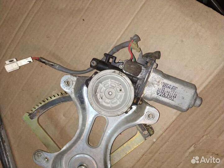 Стеклоподъемник Toyota Altezza задний левый