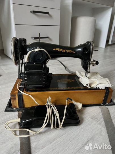Швейная машинка подольская ножная