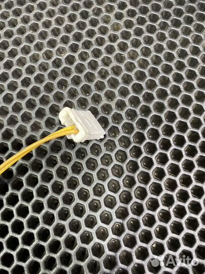 Фишка датчика педали тормоза sandero stepway 1