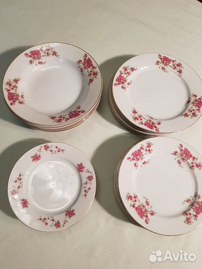 Набор столовых тарелок “Роза”, Япония