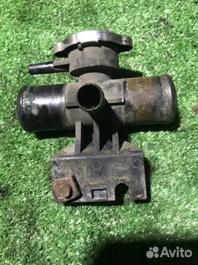 Заливная горловина радиатора Mitsubishi Outlander