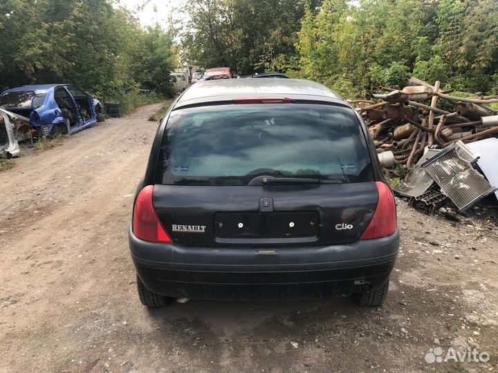 Рено Клио 2 1998 г - кузов по запчастям