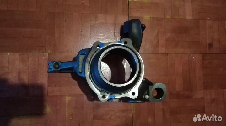 Продаю кулак поворотный задний левый RenaultDuster