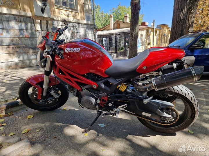 Ducati monster 696