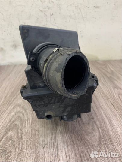 Корпус воздушного фильтра Ford Focus 1 fyda