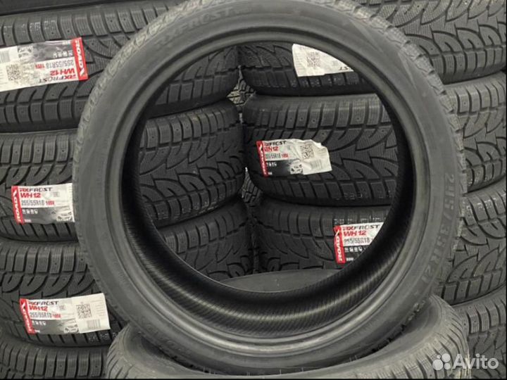 RoadX RX Frost WU01 295/35 R21 107V