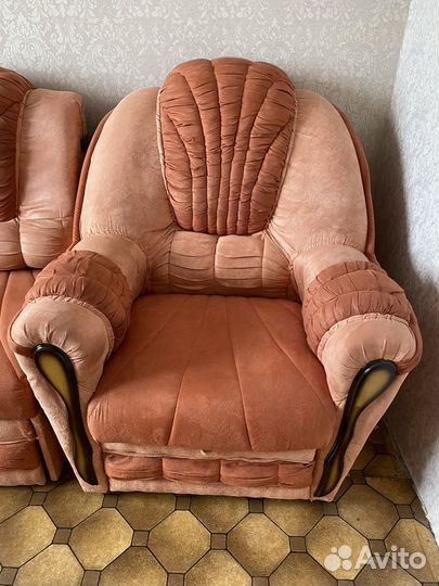 Диван и два кресла