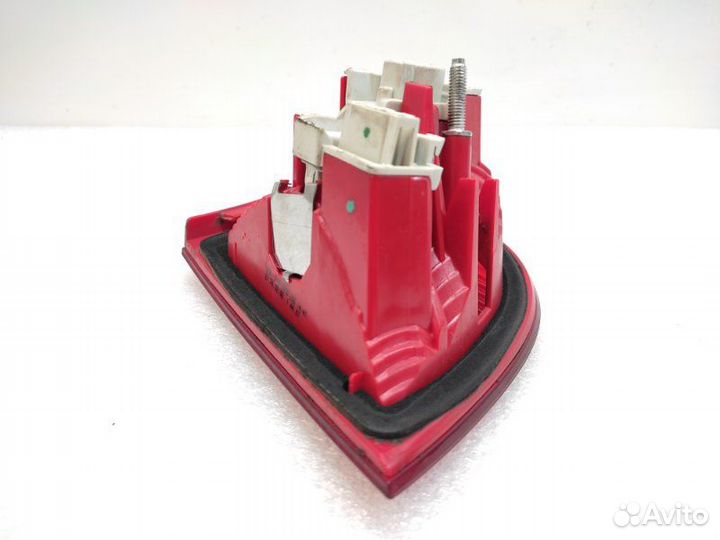 Фонарь крышки багажника (внутренний) задний правый