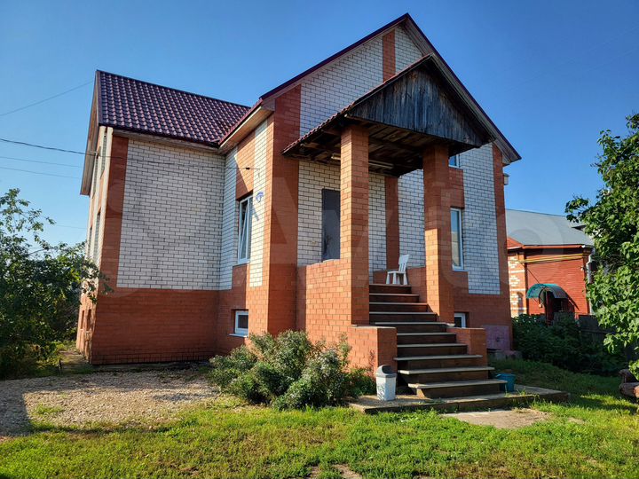 Коттедж 203,8 м² на участке 6 сот.