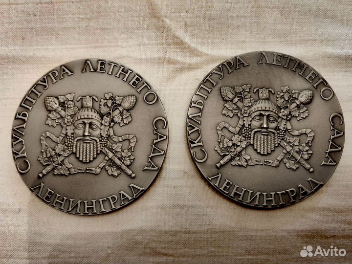 Настольная медаль из серии Летний сад