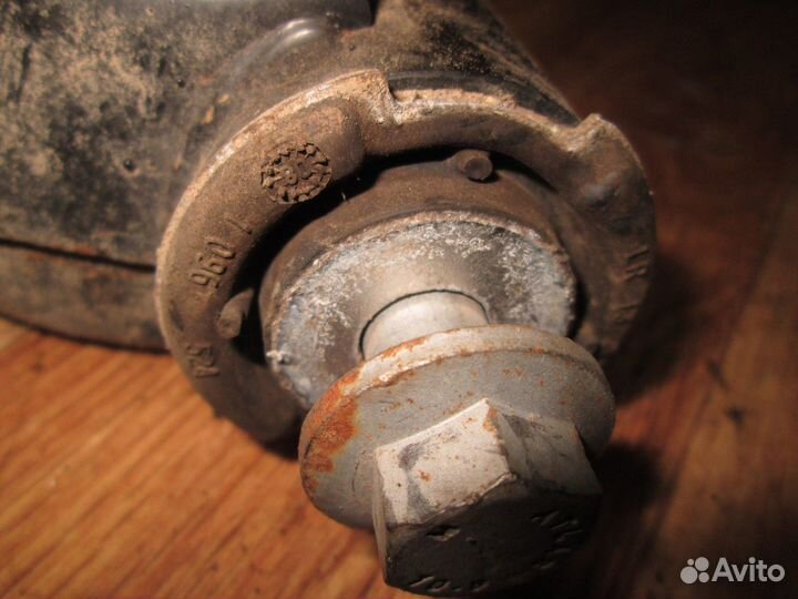 Рычаг задний верхний левый