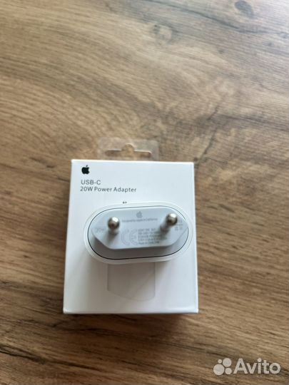 Адаптер Apple type- C 20W