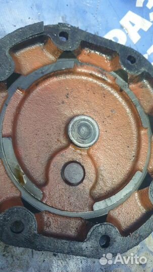 Крышка бортового редуктора. Маз 5337 грузовой