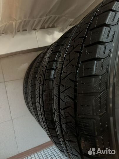 Pirelli Ice Asimmetrico 225/60 R18
