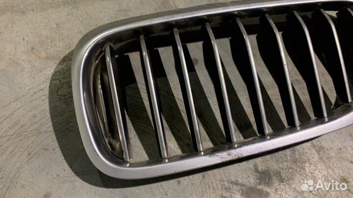 Решетка радиатора левая Bmw 540D G30 B57D30B 2018