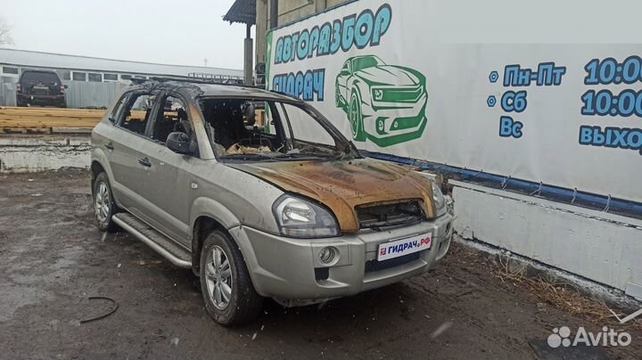 Кронштейн переднего бампера Hyundai Tucson 86551-2