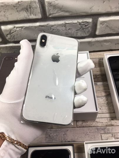 Телефон iPhone 10 64gb