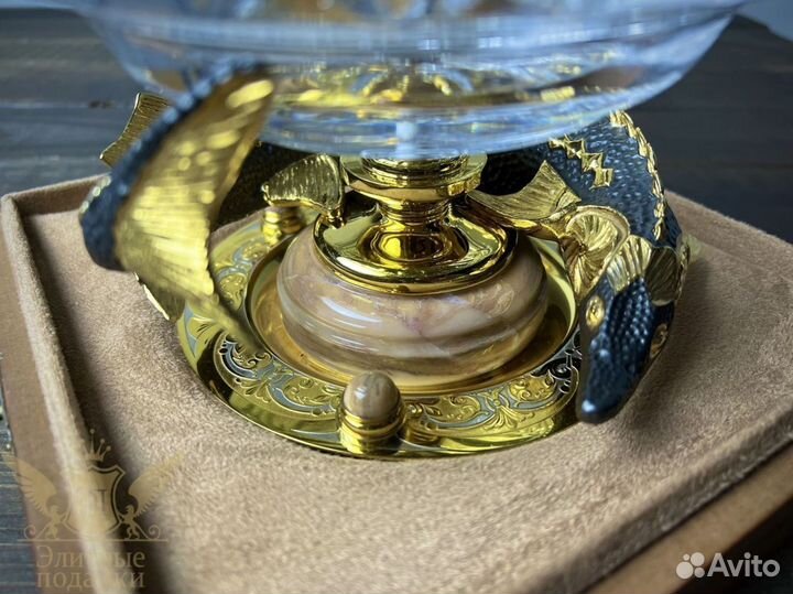 Золотая икорница ручной работы