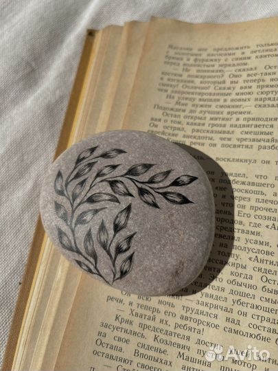 Роспись камня / пресс-папье