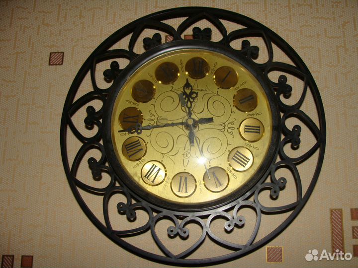 Часы настенные 