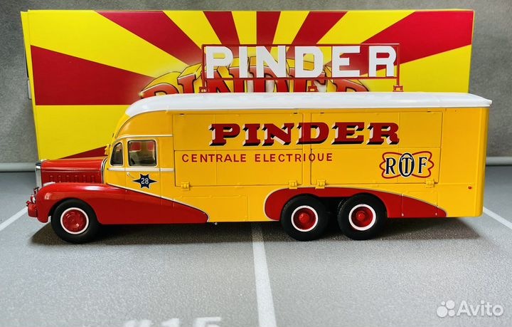 Коллекционная модель автобуса Bernand 28 1:43 sale