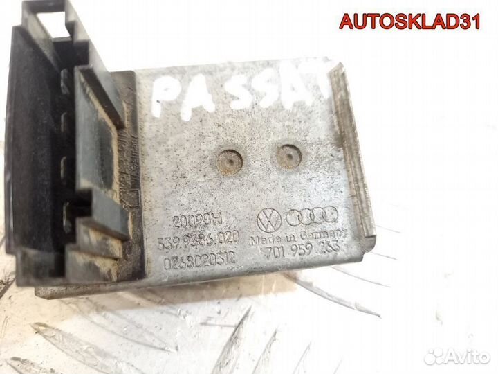 Резистор отопителя VW Transporter T4 701959263