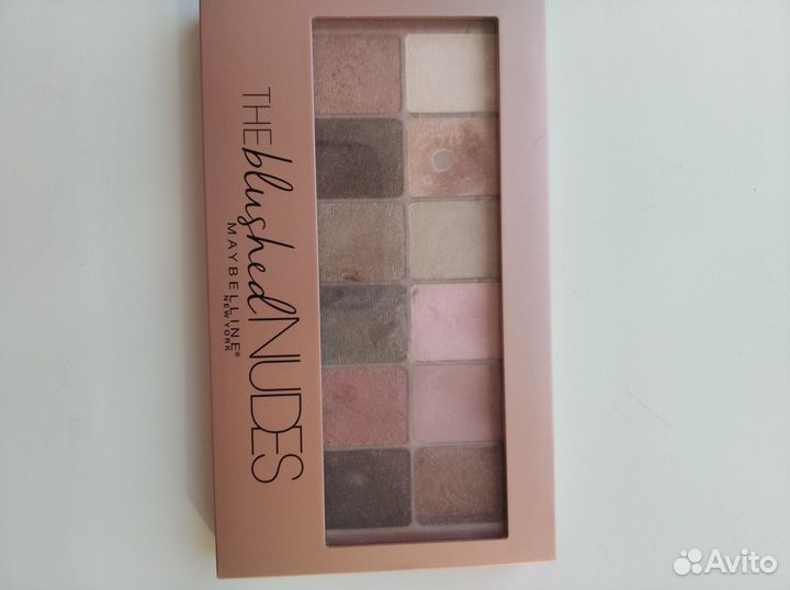 Палетка теней мейбелин нюд