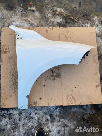 Крыло переднее правое Renault Megane 3