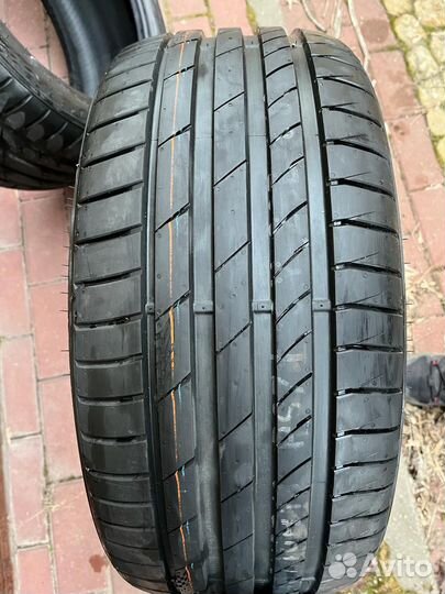 Kumho Ecsta PS71 245/40 R18