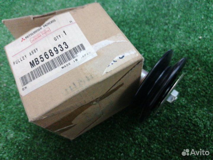 Шкив ролик натяжителя Mitsubishi Pajero Montero