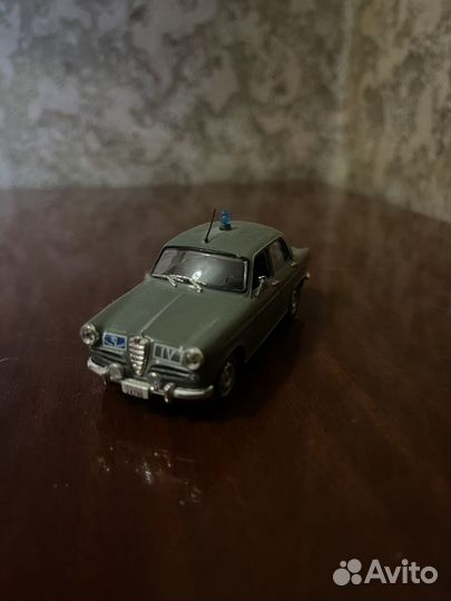 Полицейские машины мира