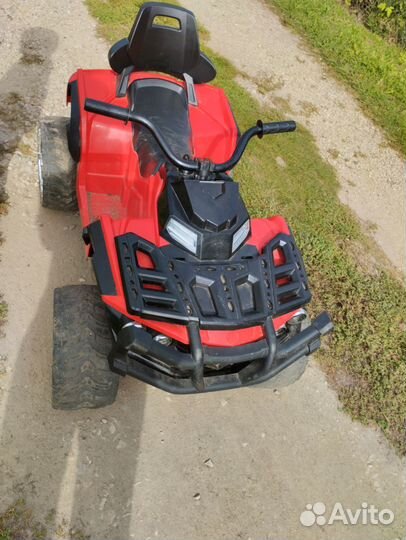 Детский квадроцикл на аккумуляторе