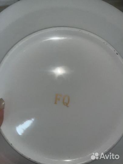 Фарфоровые тарелки