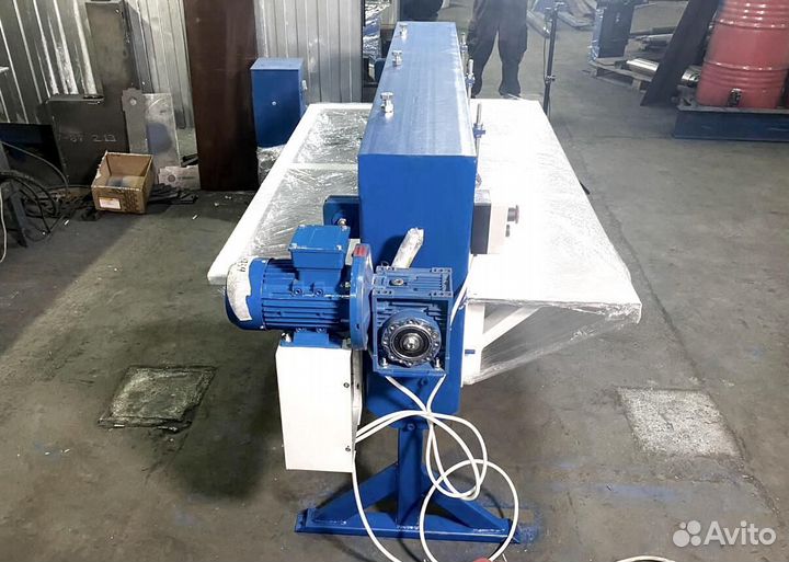 Машина для нанесения ребер жесткости