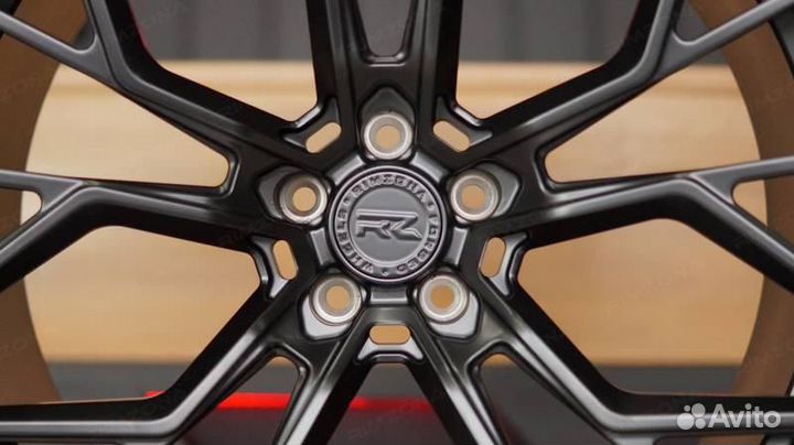 Кованый диск RZ forged в стиле Genesis R22 5X114.3