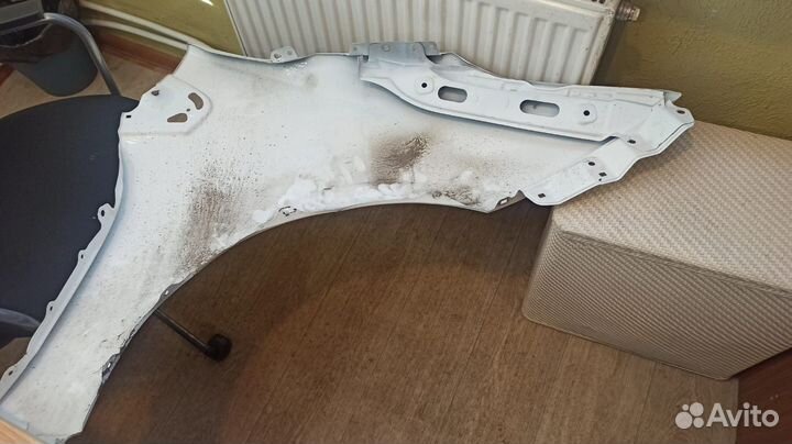 Крыло левое переднее Toyota Prius ZVW 50