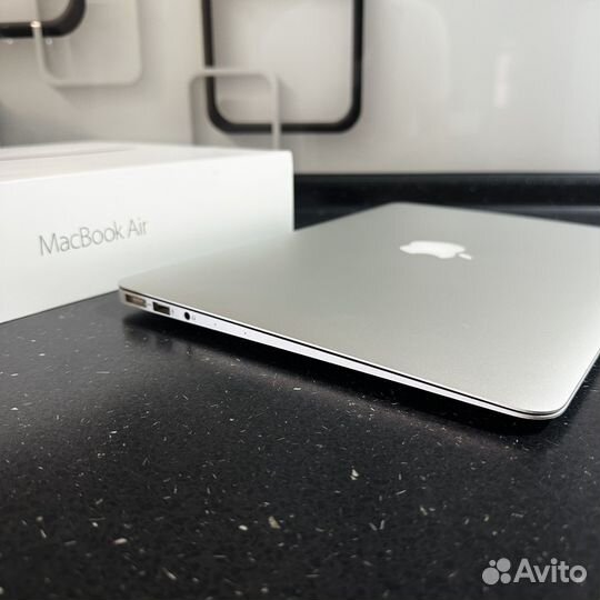 Отличный Apple MacBook Air 13