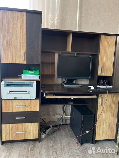 Компьютерный стол