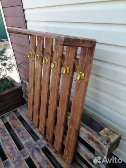 Вешалка настенная