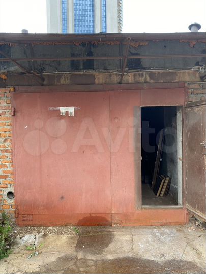 Гараж, > 30 м²