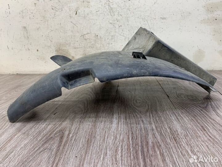 Подкрылок передний левый Opel Vivaro