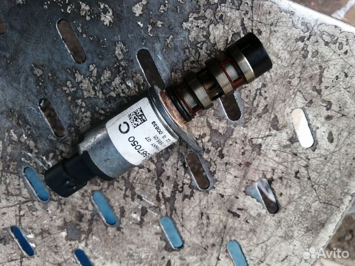 Клапан регулятора фаз Opel Astra H Zafira Meriva