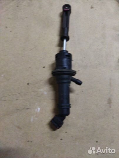 Главный цилиндр сцепления Renault Logan 2 14